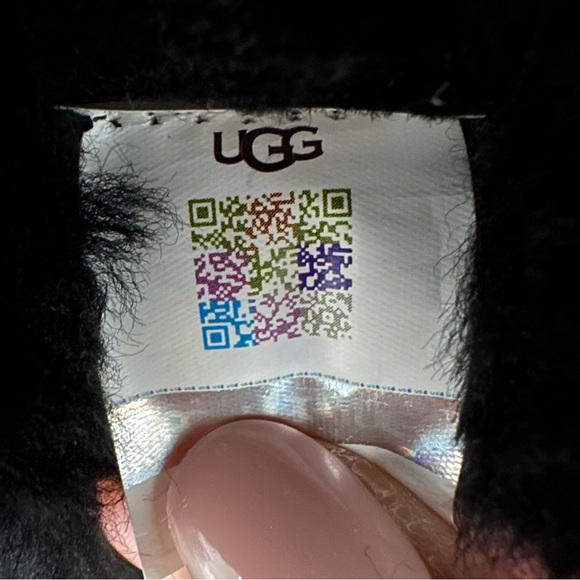 🚫SOLD🚫 Authentic UGG Sugar Sole Genuine Shearling Bootie women's Size: 8 New - Picture 8 of 8